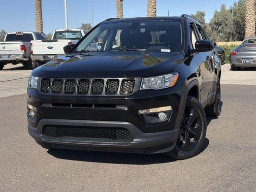 Diamond Black Crystal Pearlcoat 2019 Jeep Compass Latitude