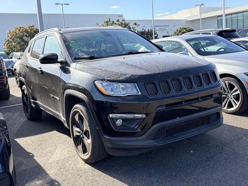 Diamond Black Crystal Pearlcoat 2019 Jeep Compass Latitude