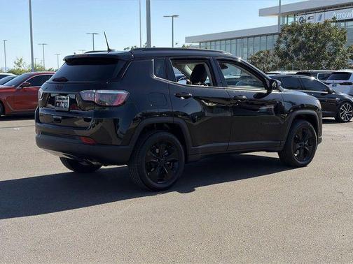 Diamond Black Crystal Pearlcoat 2019 Jeep Compass Latitude