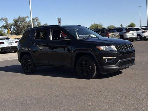 Diamond Black Crystal Pearlcoat 2019 Jeep Compass Latitude