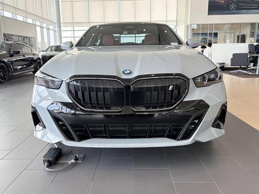 Brooklyn Grey Metallic 2026 BMW i5 eDrive40