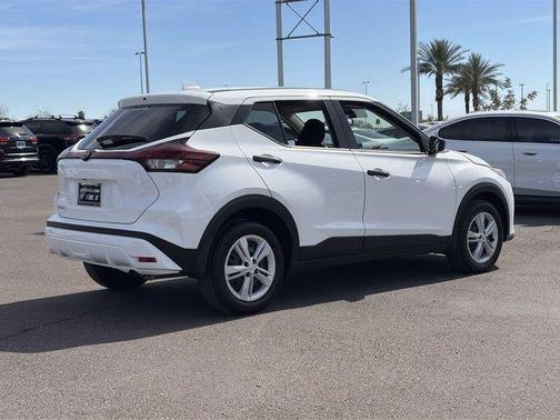 2025 Nissan Kicks S