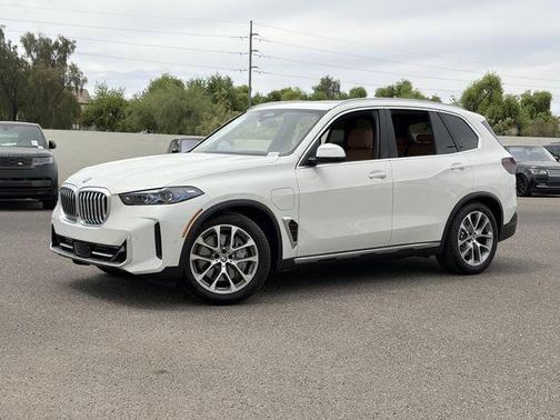 Alpine White 2026 BMW X5 PHEV xDrive50e