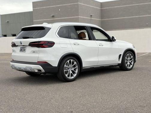 Alpine White 2026 BMW X5 PHEV xDrive50e