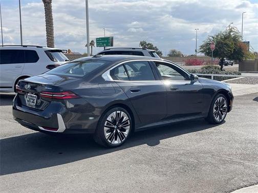 2025 BMW 530 i