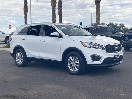 2018 Kia Sorento LX