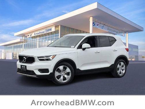 Ice White 2019 Volvo XC40 T5 Momentum