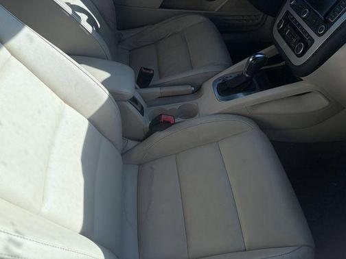 2012 Volkswagen Eos Lux