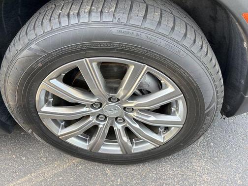 Stellar Black Metallic 2022 Cadillac XT4 Premium Luxury