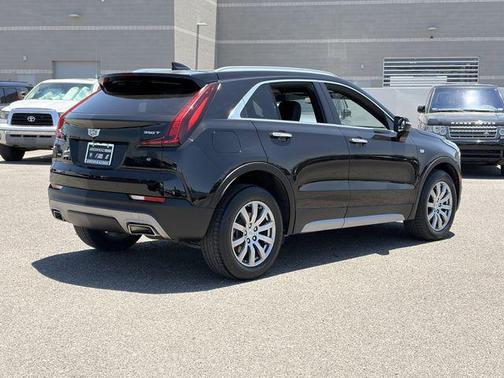 Stellar Black Metallic 2022 Cadillac XT4 Premium Luxury