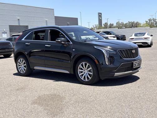 Stellar Black Metallic 2022 Cadillac XT4 Premium Luxury