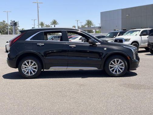 Stellar Black Metallic 2022 Cadillac XT4 Premium Luxury