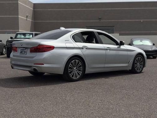 Glacier Silver Metallic 2019 BMW 530e iPerformance