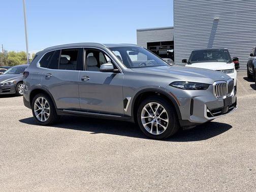 Skyscraper Grey Metallic 2024 BMW X5 sDrive40i