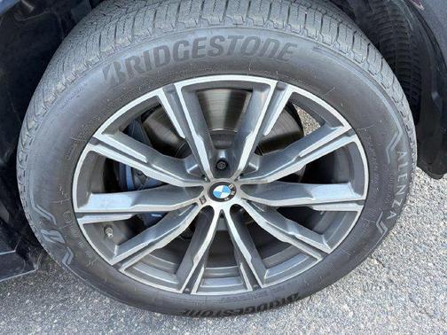 Carbon Black Metallic 2026 BMW X6 xDrive40i