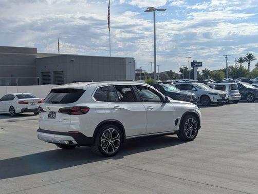 Mineral White Metallic 2026 BMW X5 PHEV xDrive50e