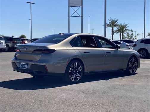 2023 BMW 740 i