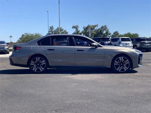 2023 BMW 740 i