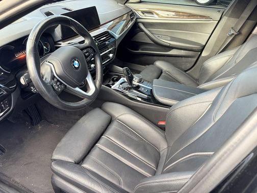 Black Sapphire Metallic 2018 BMW 540 xDrive