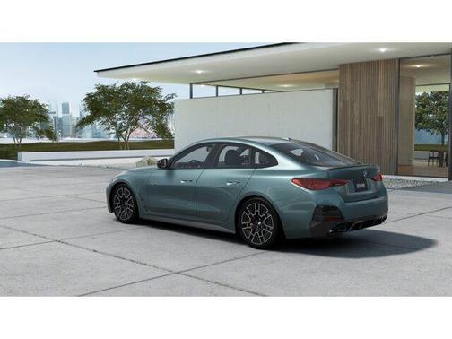 Cape York Green Metallic 2026 BMW M440 i