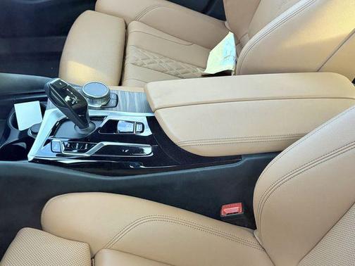 Aventurin Red Metallic 2023 BMW 530 i