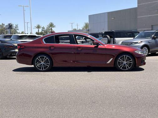 Aventurin Red Metallic 2023 BMW 530 i