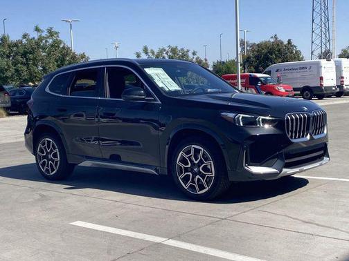 Black Sapphire Metallic 2025 BMW X1 xDrive28i