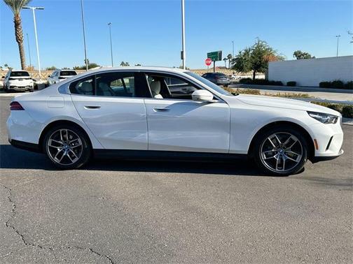 2025 BMW i5 eDrive40