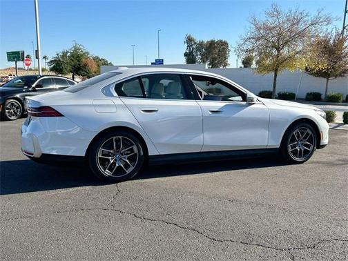 2025 BMW i5 eDrive40