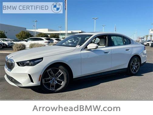 Mineral White Metallic 2025 BMW i5 eDrive40 Sedan