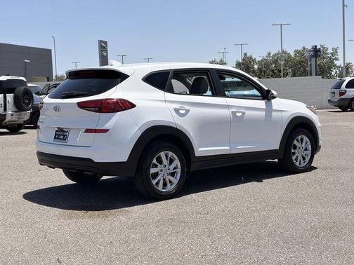 Cream White 2020 Hyundai TUCSON SE