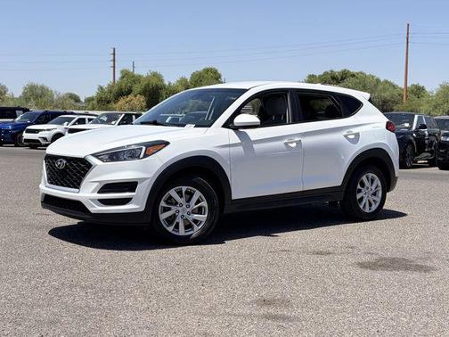 Cream White 2020 Hyundai TUCSON SE