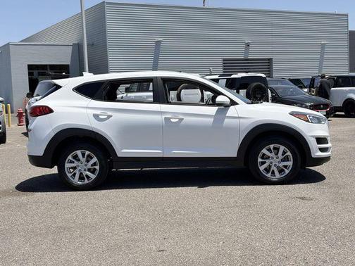 Cream White 2020 Hyundai TUCSON SE
