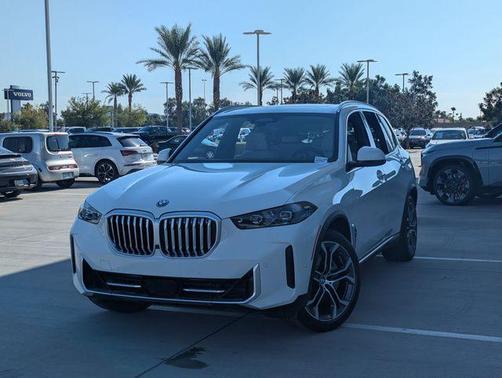 Alpine White 2026 BMW X5 PHEV xDrive50e
