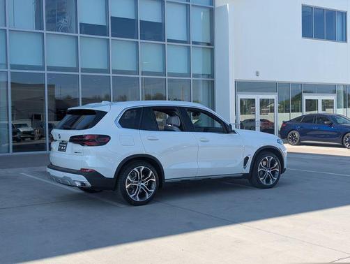 Alpine White 2026 BMW X5 PHEV xDrive50e