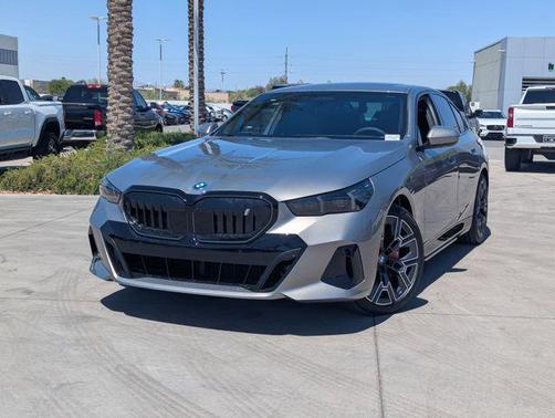 Oxide Grey Metallic 2026 BMW i5 xDrive40