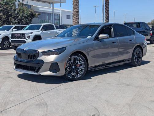 Oxide Grey Metallic 2026 BMW i5 xDrive40