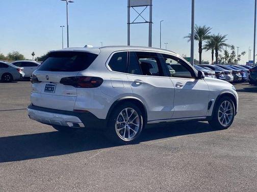 Mineral White Metallic 2026 BMW X5 PHEV xDrive50e
