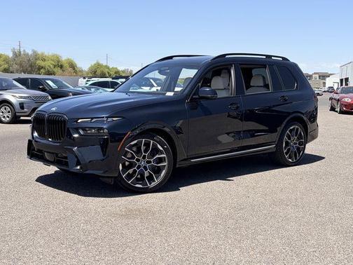 Carbon Black Metallic 2025 BMW X7 xDrive40i