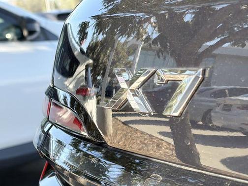 Carbon Black Metallic 2025 BMW X7 xDrive40i