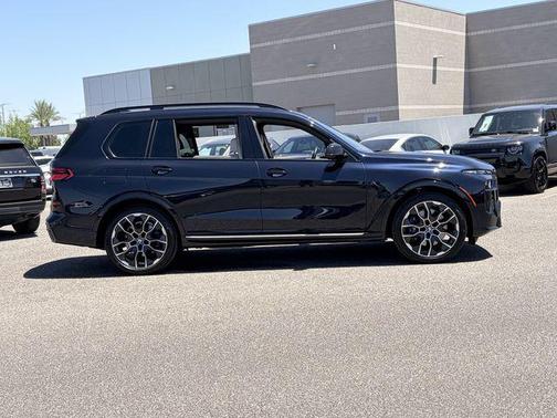Carbon Black Metallic 2025 BMW X7 xDrive40i