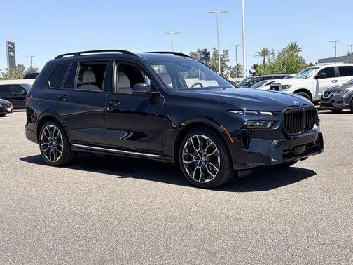 Carbon Black Metallic 2025 BMW X7 xDrive40i