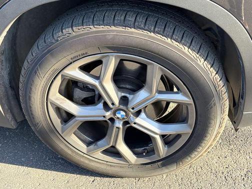Dark Graphite Metallic 2023 BMW X3 xDrive30i