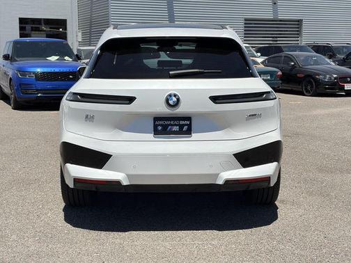 Mineral White Metallic 2024 BMW iX xDrive50