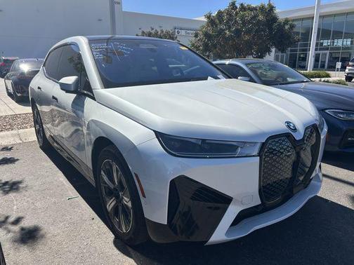 Mineral White Metallic 2024 BMW iX xDrive50