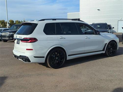 2026 BMW X7 M60i
