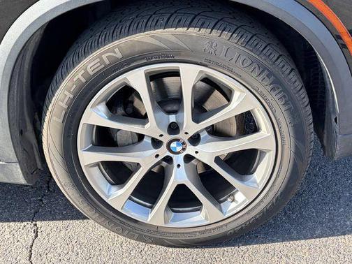 Black Sapphire Metallic 2019 BMW X5 xDrive40i