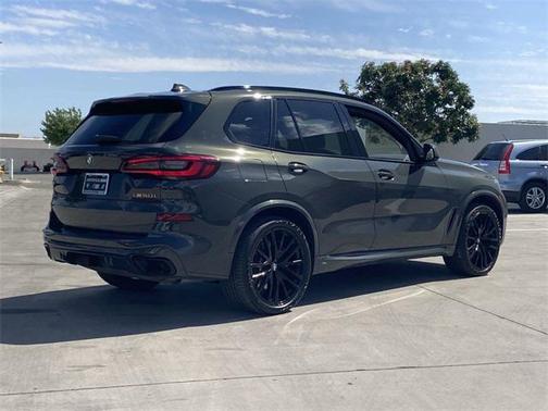 2022 BMW X5 M50i