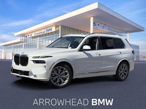 Mineral White Metallic 2023 BMW X7 xDrive40i