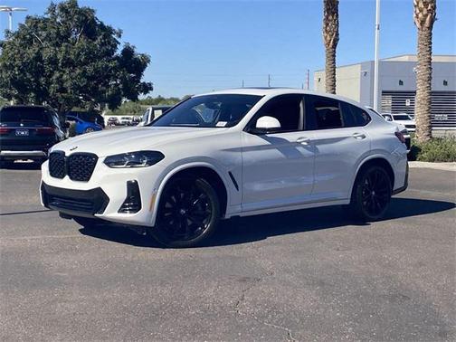 2025 BMW X4 xDrive30i